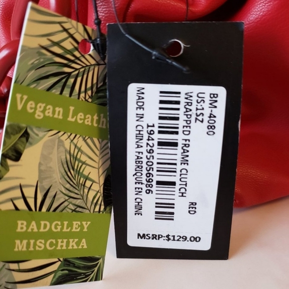 NWT Badgley Mischka Clutch with optional chunky chain crossbody. - Picture 3 of 12